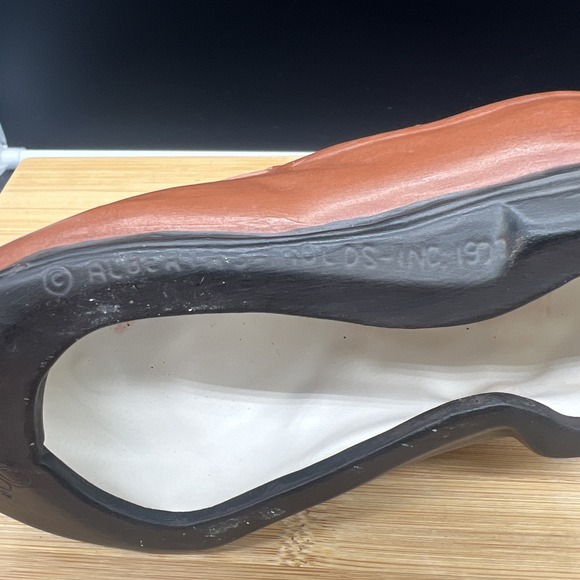 1977 Vintage Albertas Molds Ceramic White Cat in a Shoe in Chalk Ware Signed - Picture 7 of 11